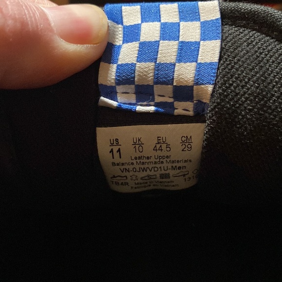 VANS Mens Size 11 Skate Shoes Gray Mid Top - Picture 5 of 8